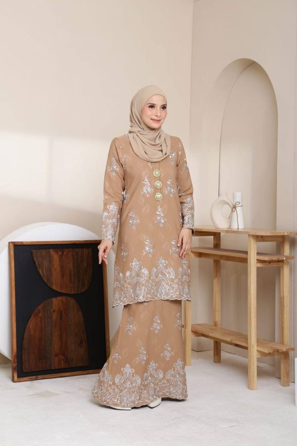 Kurung Moden Tenun Farra - Image 2